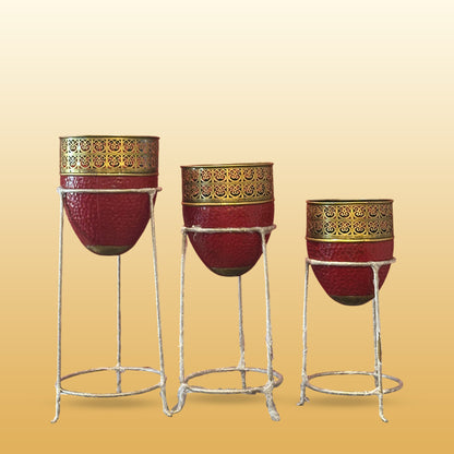 Set of 3 Iron Gamla Cutting Planter on Stand